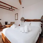 Zina Sunset View St Lazaros 8 Bedrooms Vila