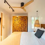 Zina Sunset View St Lazaros 8 Bedrooms *