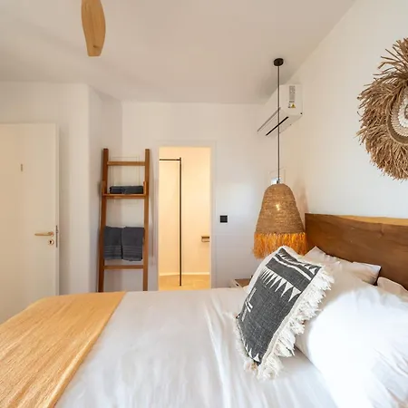 Zina Sunset View St Lazaros 8 Bedrooms Vila